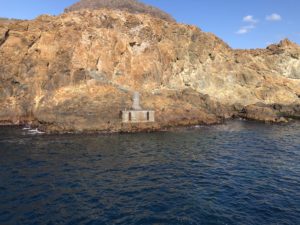 神子元島　江の口